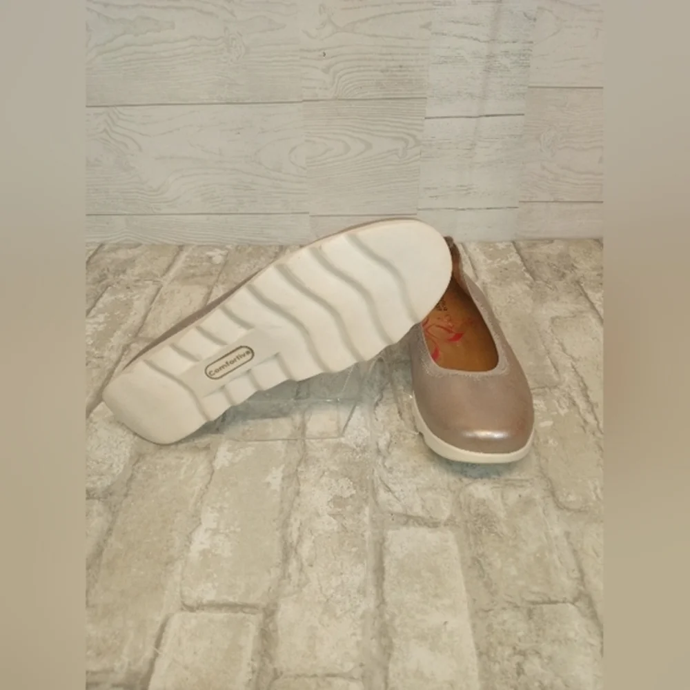 Comfortiva Align‎ Ballet Flats Metallic Champagne Cushioned Comfort Size 8